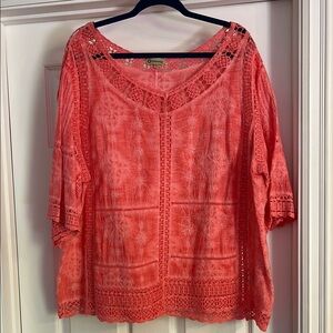 Democracy top. 2x. 100% cotton. Crocheted inserts. Apricot.